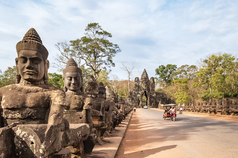 Siem Reap - Banteay Srei – Banteay Samre – Village Flottant