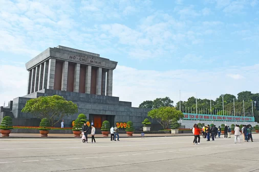 Apprendre l’histoire vietnamienne au mausolée de Ho Chi Minh