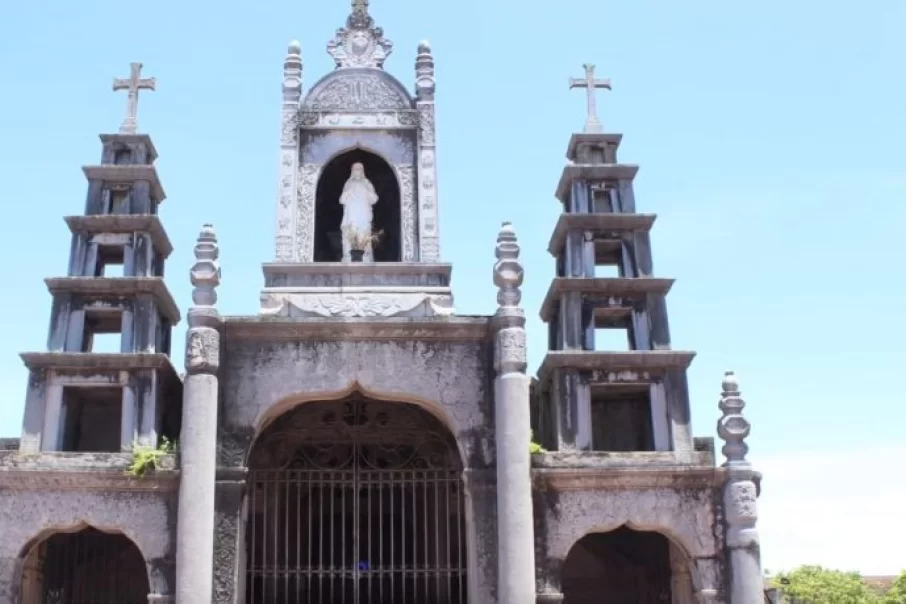 la-cathedrale-phat-diem-une-de-la-cathedrale-la-plus-puissante-dans-le-nord-du-vietnam-2