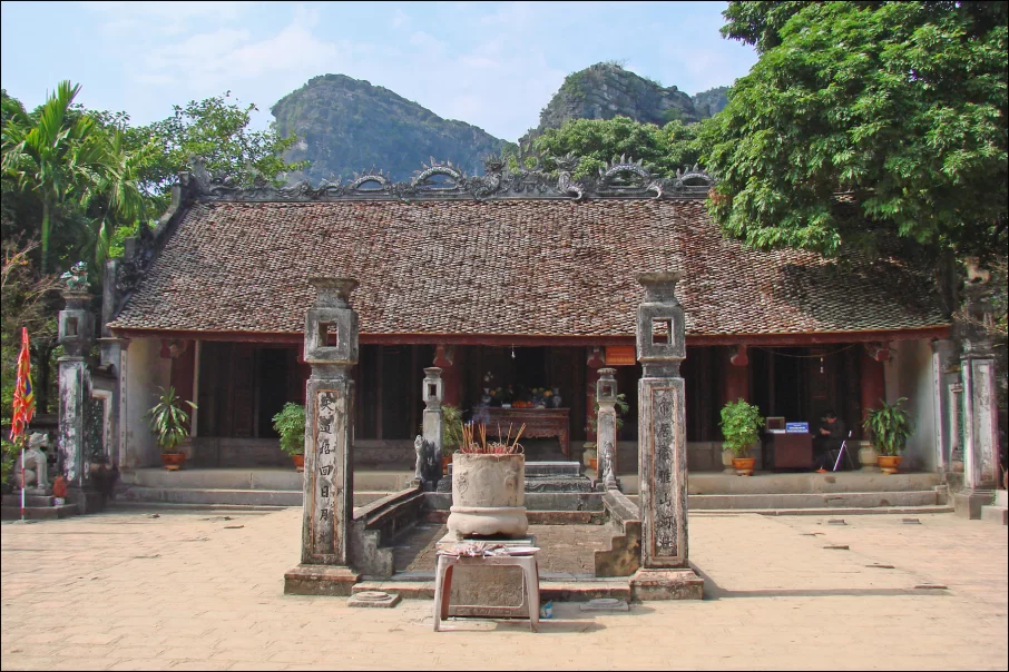 le-temple-du-roi-dinh-tien-hoang-un-endroit-ideal-pour-apprendre-lhistoire-vietnamienne-1
