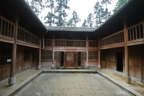 Le palais du roi des Meos à Ha Giang