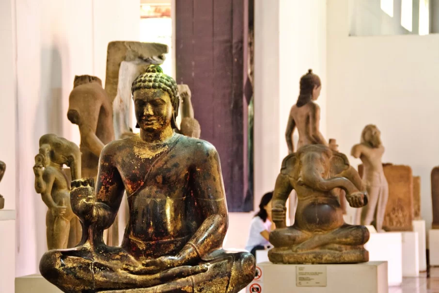 decouvrir-lunedes-plus-grandes-collections-dart-khmer-au-monde-4