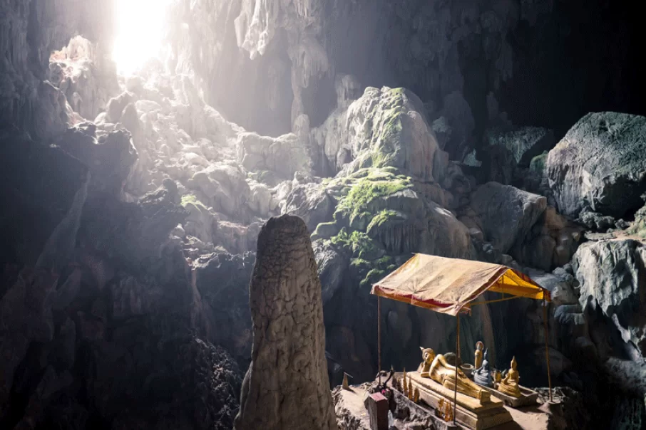 grotte-de-tham-phu-kham-vang-vieng