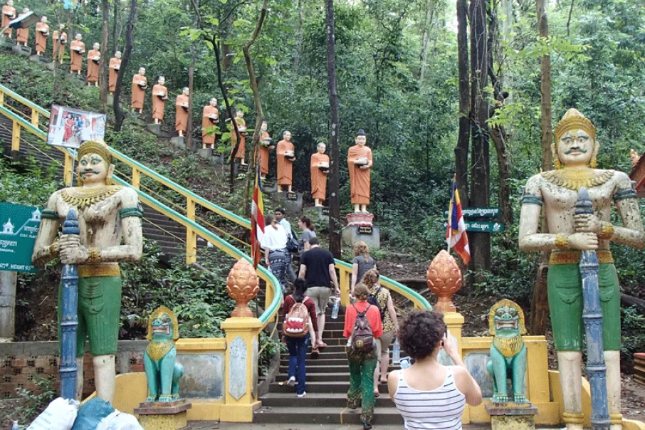 pagoda-of-the-mountain-phnom-sombok