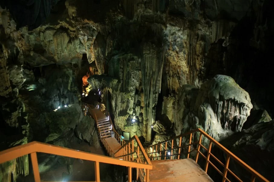 les-8-grottes-les-plus-attrayantes-que-les-visiteurs-peuvent-explorer-a-quang-binh-2