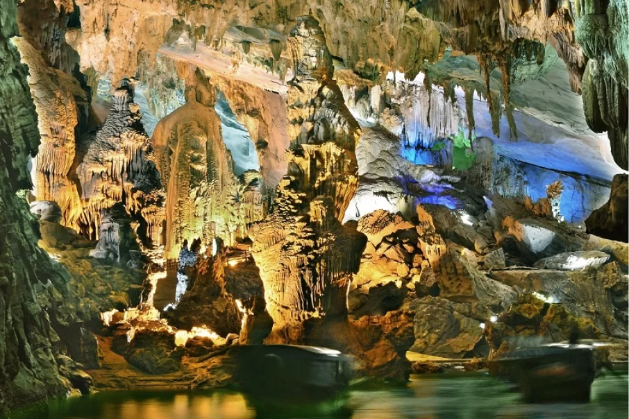 les-8-grottes-les-plus-attrayantes-que-les-visiteurs-peuvent-explorer-a-quang-binh-3