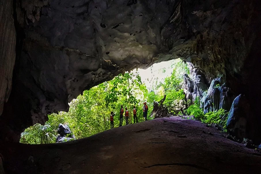 les-8-grottes-les-plus-attrayantes-que-les-visiteurs-peuvent-explorer-a-quang-binh-7